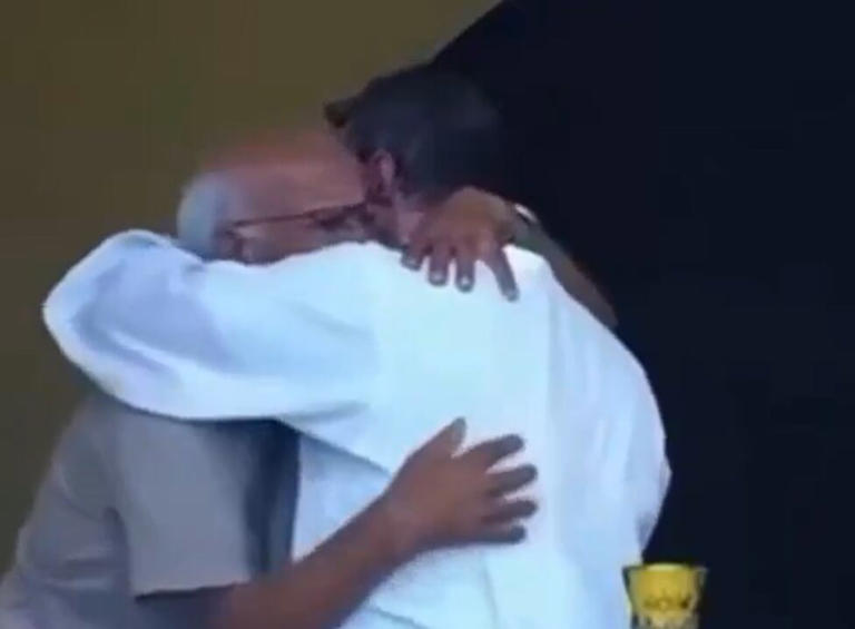 Un abuelo buscó consuelo en la misa tras conocer la muerte de su nieto