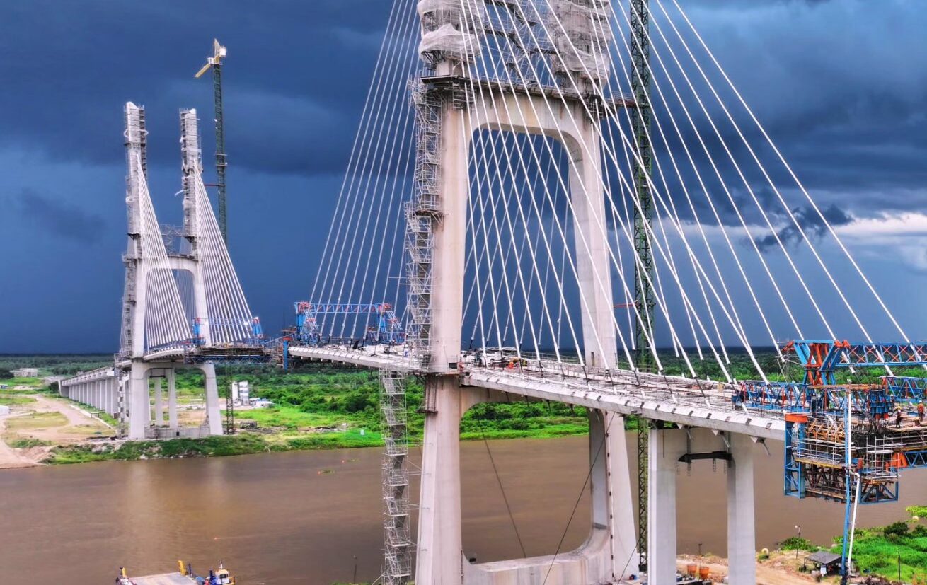 El Puente de la Bioceánica está a un paso de conectar las orillas del río Paraguay